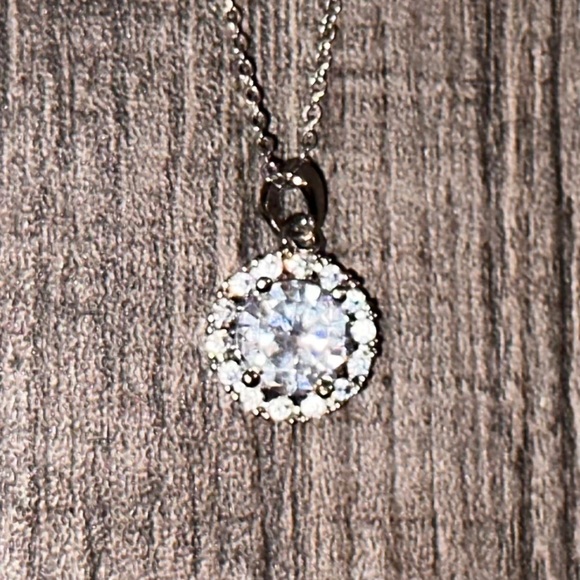 . Jewelry - New CZ Cluster Pendant Necklace